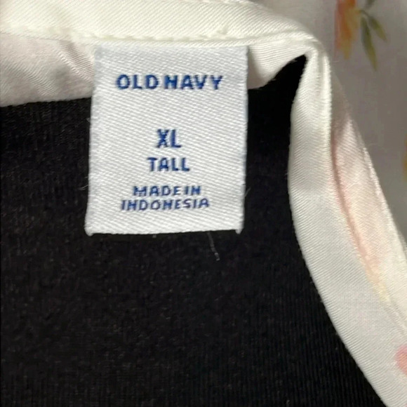 Old Navy Women Floral Wrap Multicolor Blouse Size XLT - Picture 7 of 8